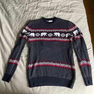 Men’s dark blue sweater with bears